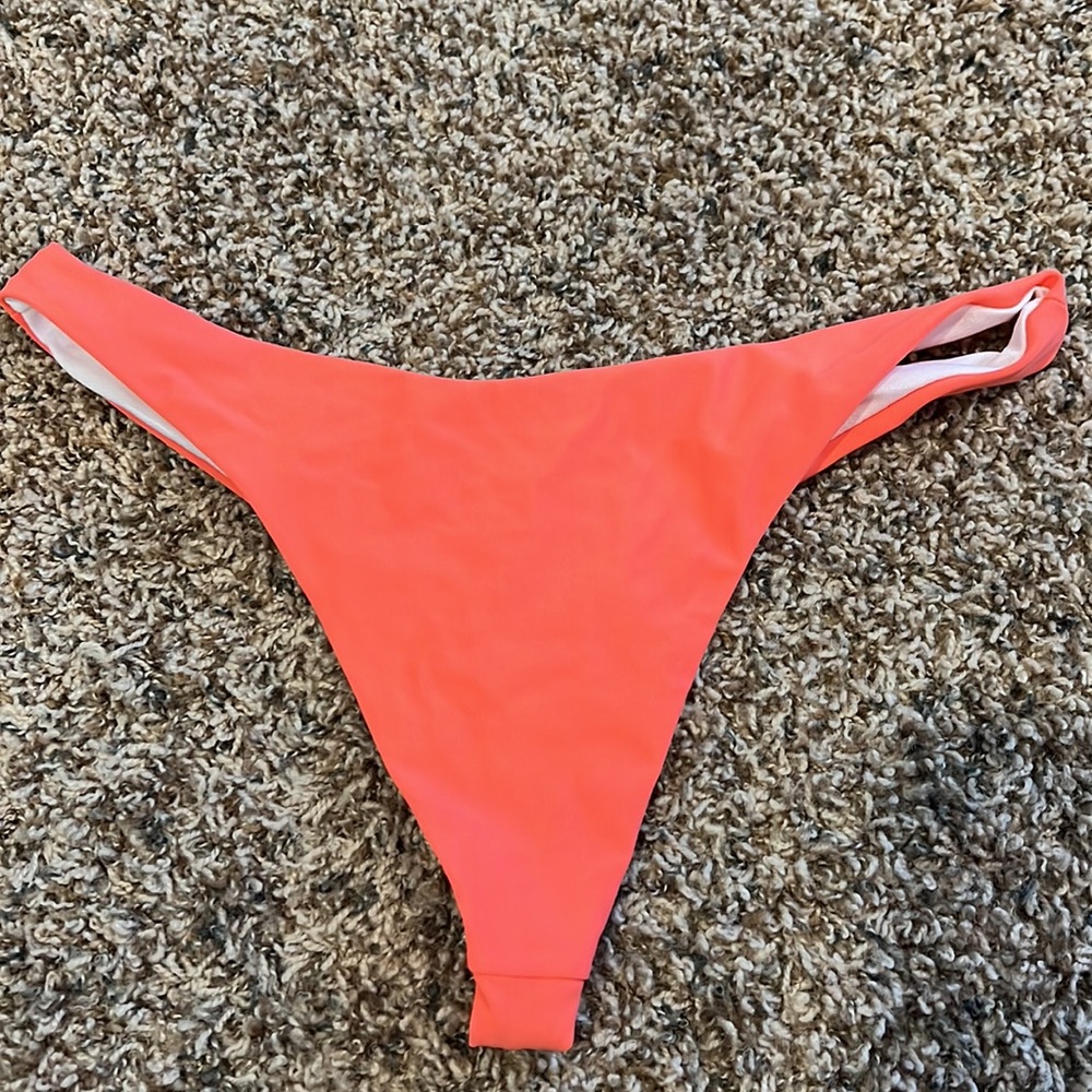 bikini - Picture 2 of 6